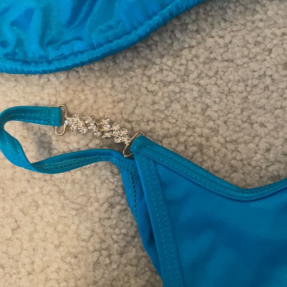 Blue scrunch butt bikini - Picture 2 of 4